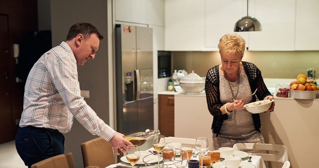 Богатый мужчина на встрече выпускников