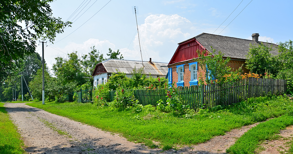 Когда мы приехали в наш деревенский дом, увидели там женщину с ребенком…