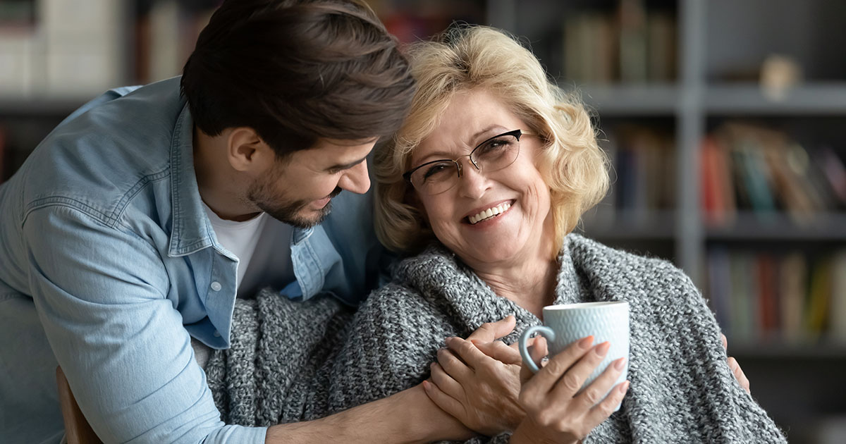 Муж кормил мать за счет жены. Это ни в какие ворота не входит!