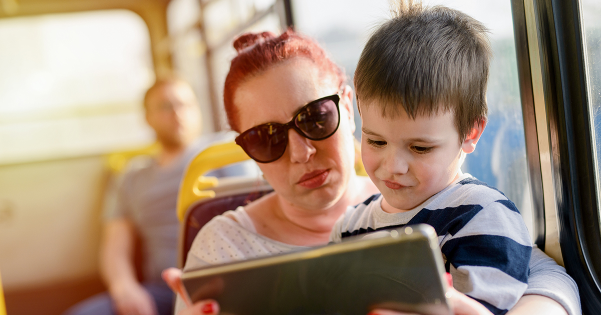 Она села на диван, а места для сына не осталось