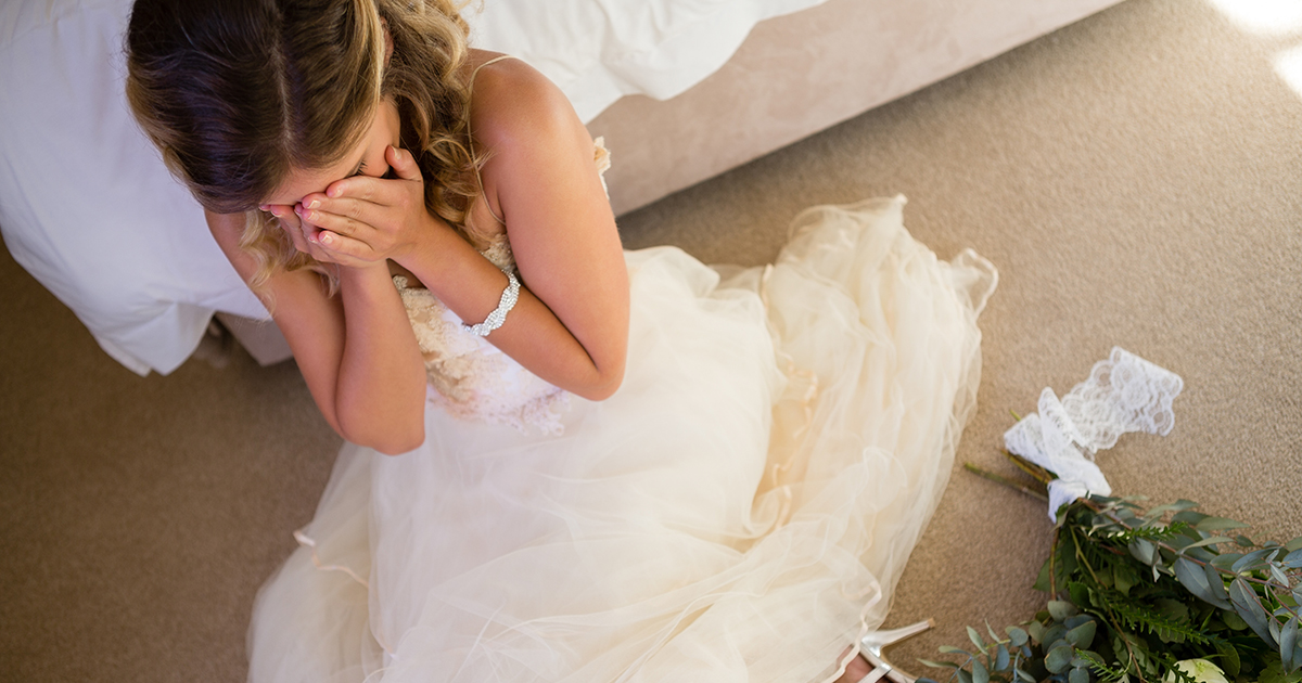 — Ешьте, сваха, ешьте, ведь такой телятины вы больше нигде не попробуете. А вашему аппетиту можно только позавидовать!