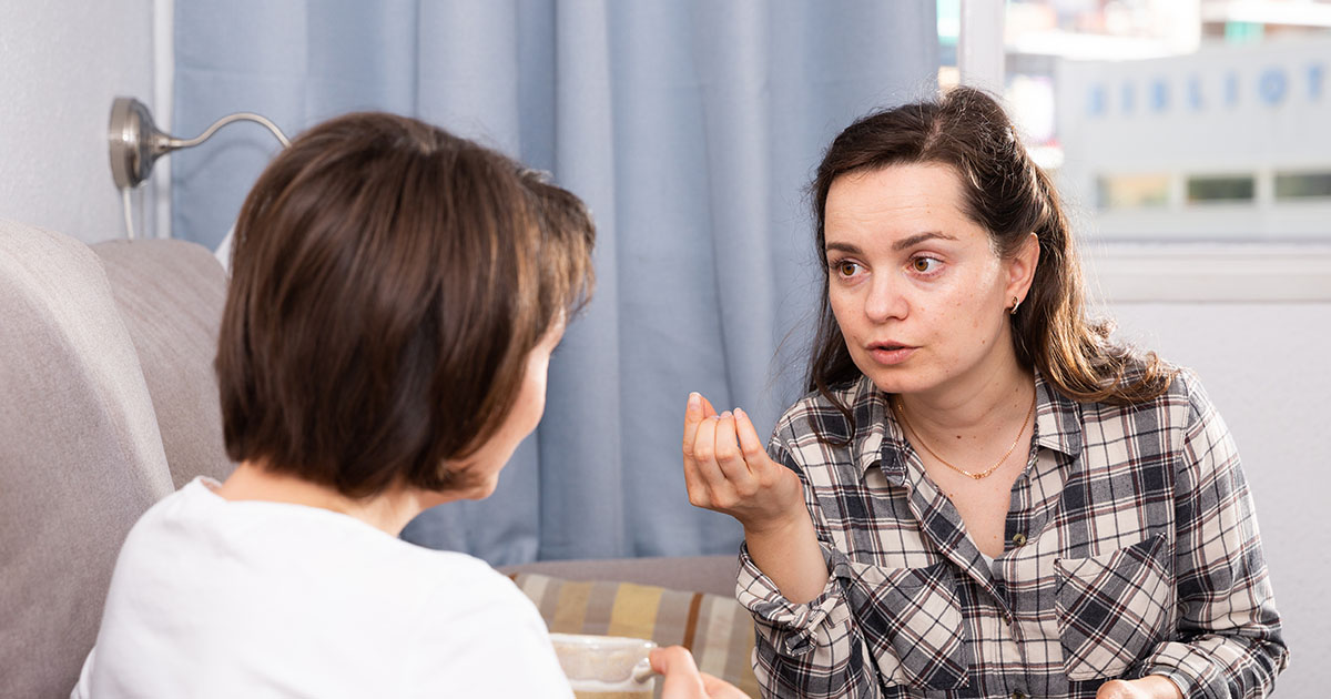 — А зачем тебе квартира? Ты ведь девушка, можешь мужа найти с жильем!