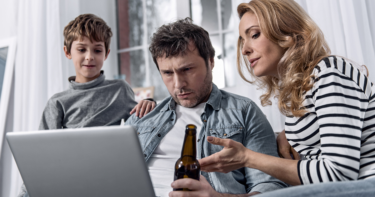 Сладости забрал, документы порвал… Настоящий мужской поступок!