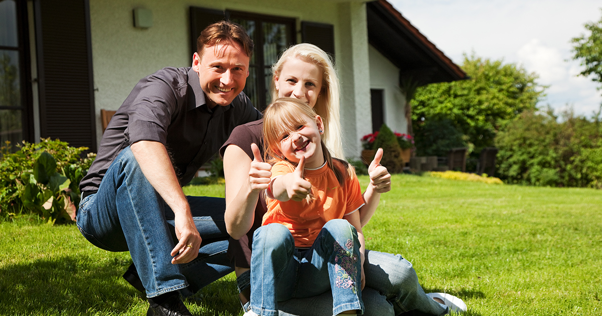 — Какое море? Мне на даче кто помогать будет?