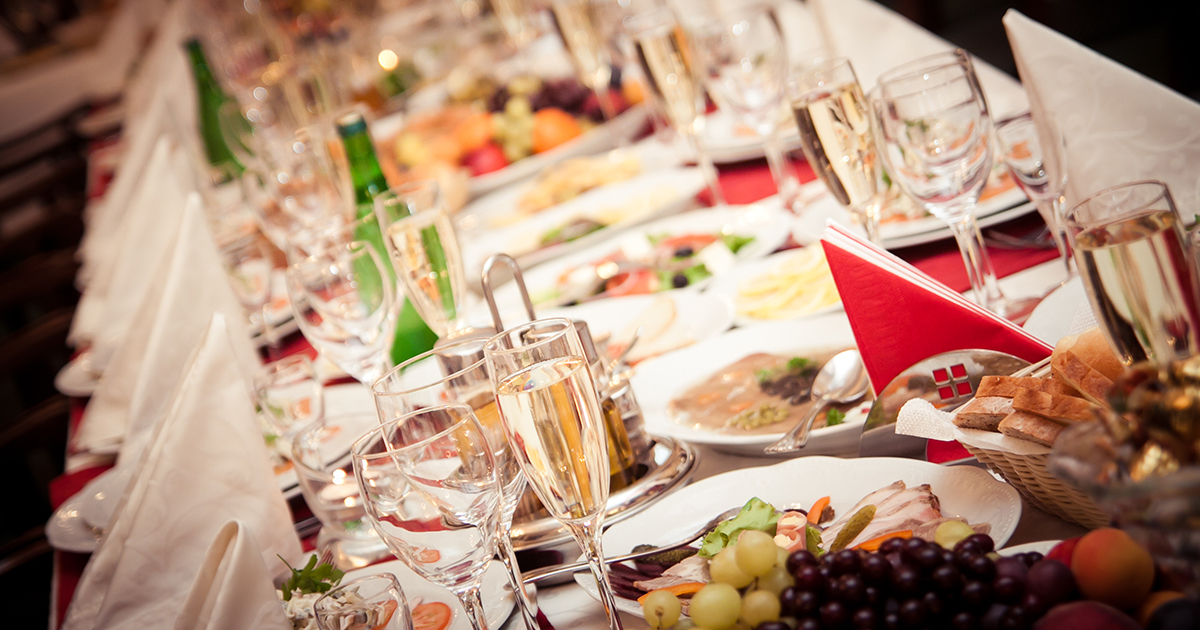 Девушка моего брата сказала, что я не умею готовить, поэтому она не хочет с нами отмечать Новый год