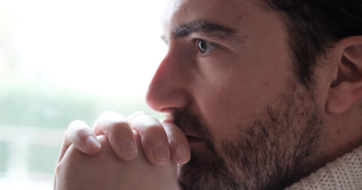 — Мам, приезжай скорее! Моя жена еду выбрасывает! — позвонил Иван матери