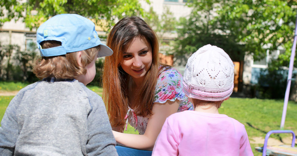 Отшельница приютила женщину с двумя детьми. Она и не ждала благодарности, но тут..