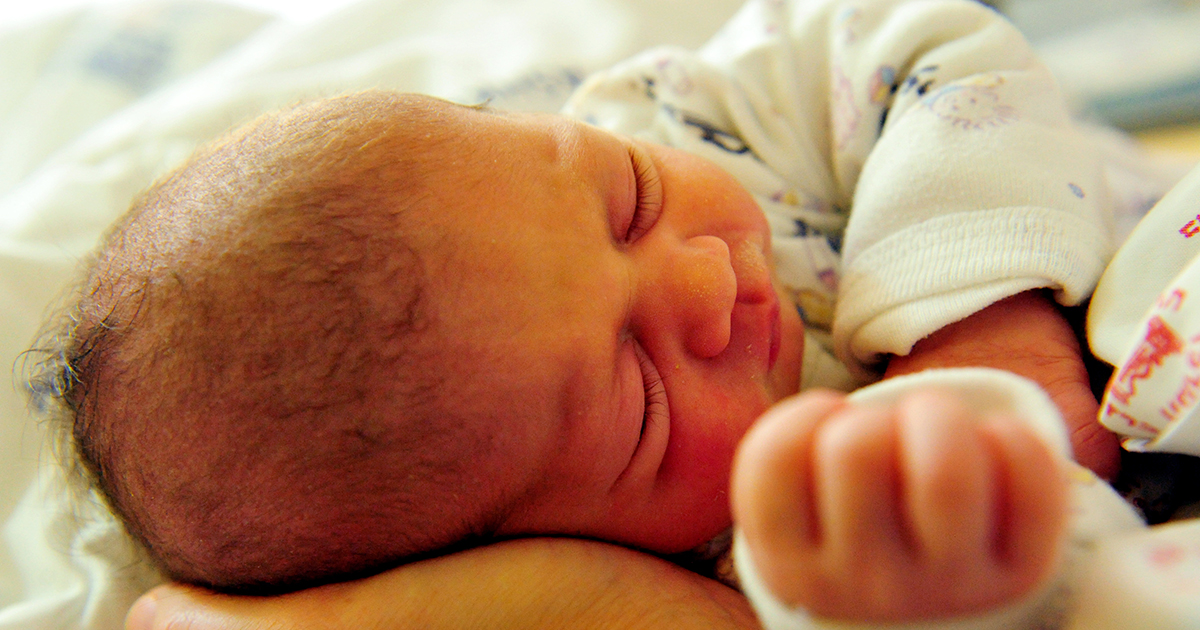 Муж решил не забирать меня из роддома, потому что я родила дочь