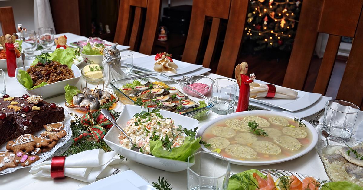 Девушка моего брата сказала, что я не умею готовить, поэтому она не хочет с нами отмечать Новый год