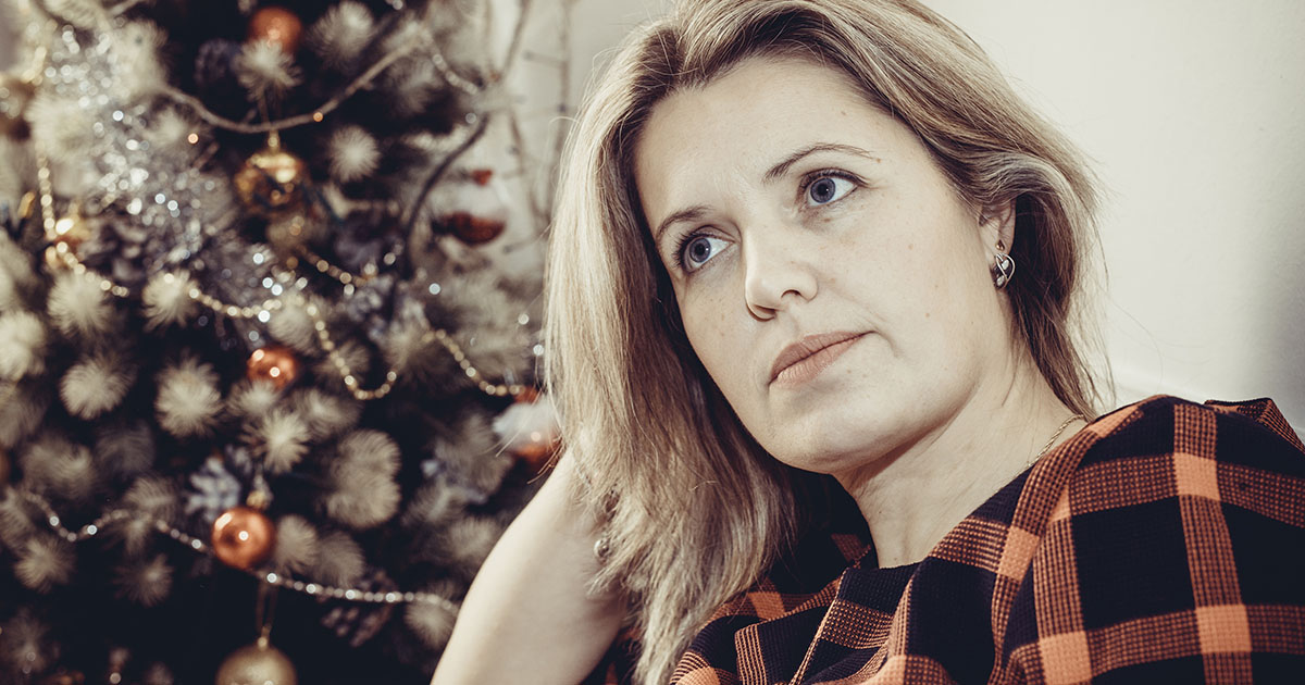 Одна родственница каждый раз отмечает с нами Новый год, но постоянно чем-то недовольна!