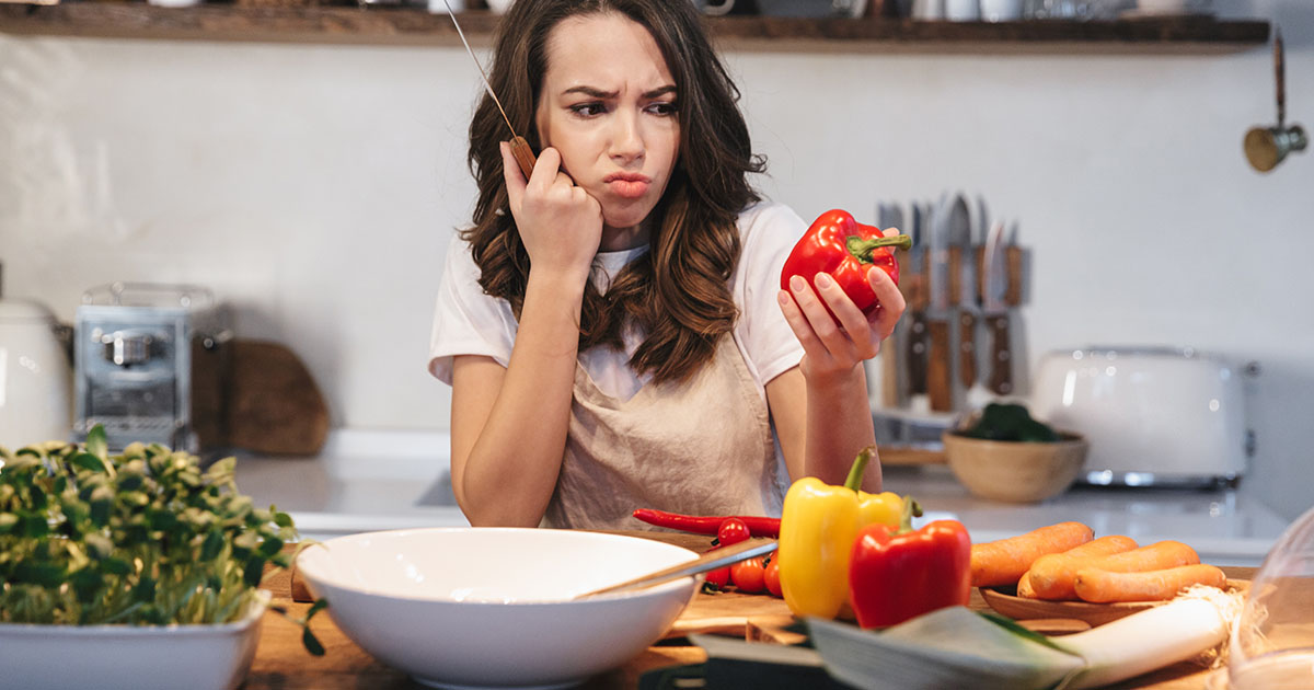 — У меня нет времени! Сам готовь для своих гостей!
