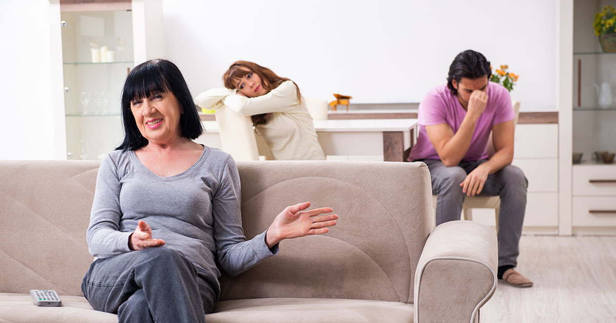 — У вас есть 10 минут, чтобы покинуть мой дом! — крикнула невестка