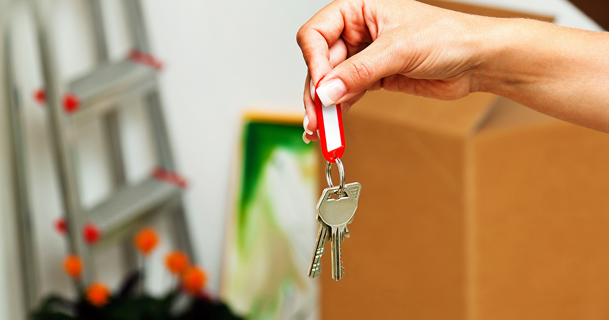 — Да у вас все равно детей нет! Другим помогайте!