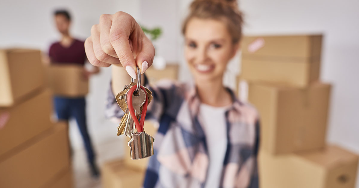 — Да у вас все равно детей нет! Другим помогайте!