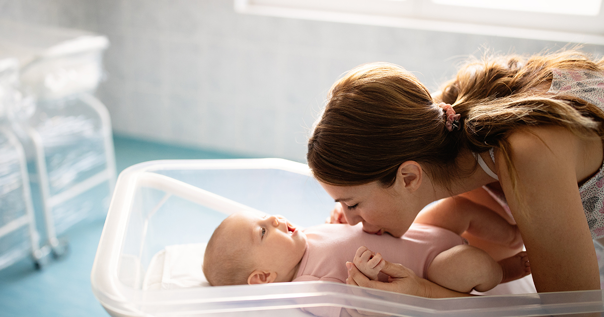 Супруг назвал нашего новорожденного малыша без меня