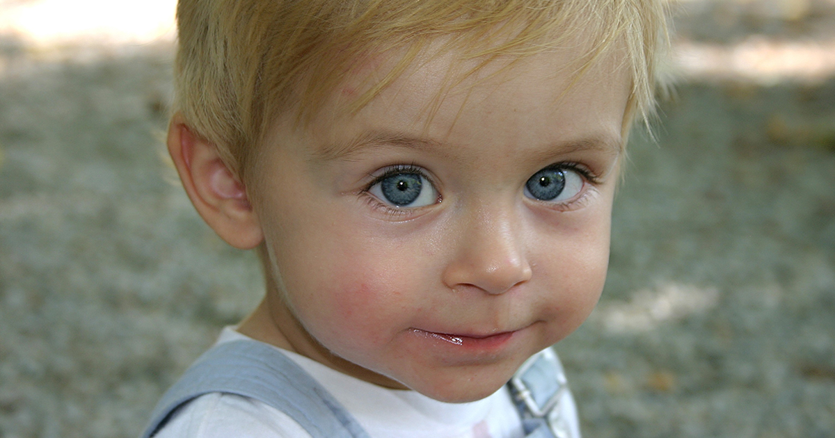 Моя мать запрещает мне трогать вещи, потому что они имеют плохую энергетику