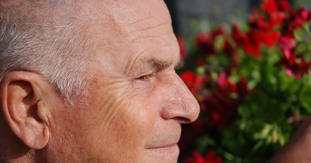 Всю жизнь растил чужих детей. Ну и поворот!