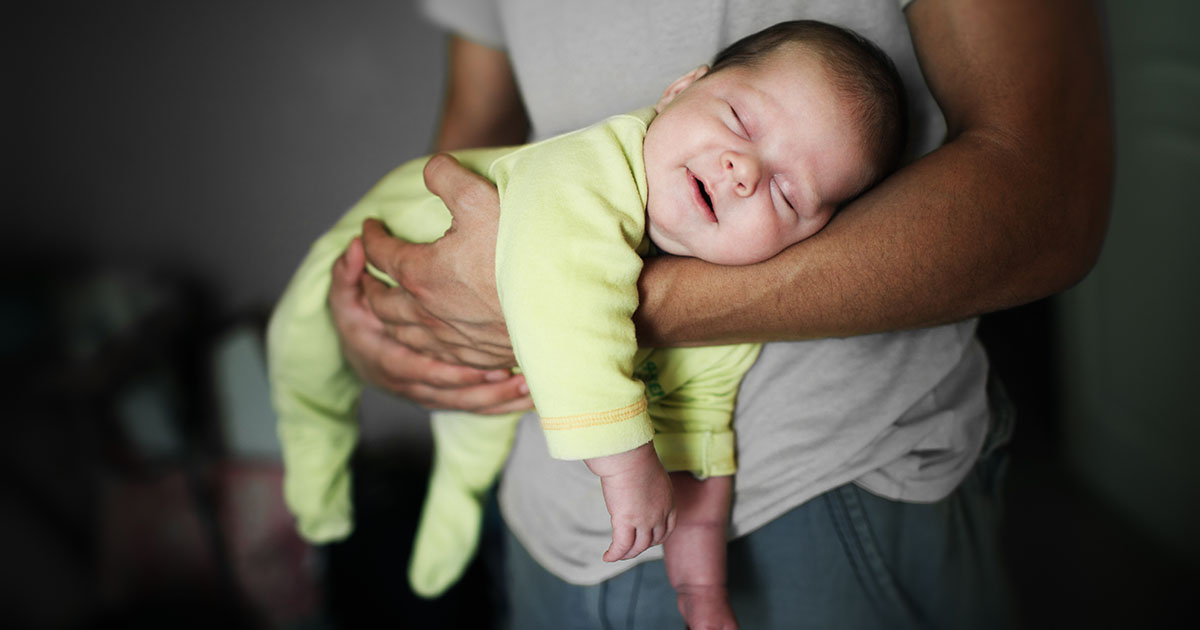 — Оставь ребенка мне, я же вижу, что он мой!