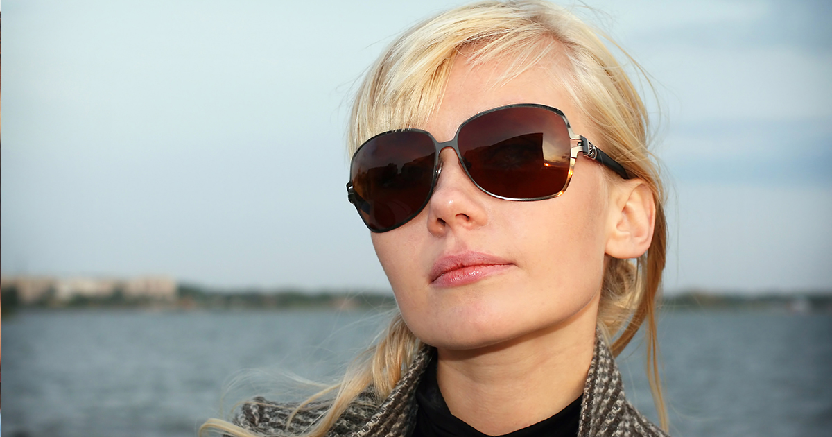 — По 10-балльной шкале ты на “тройку” ! — заявил муж