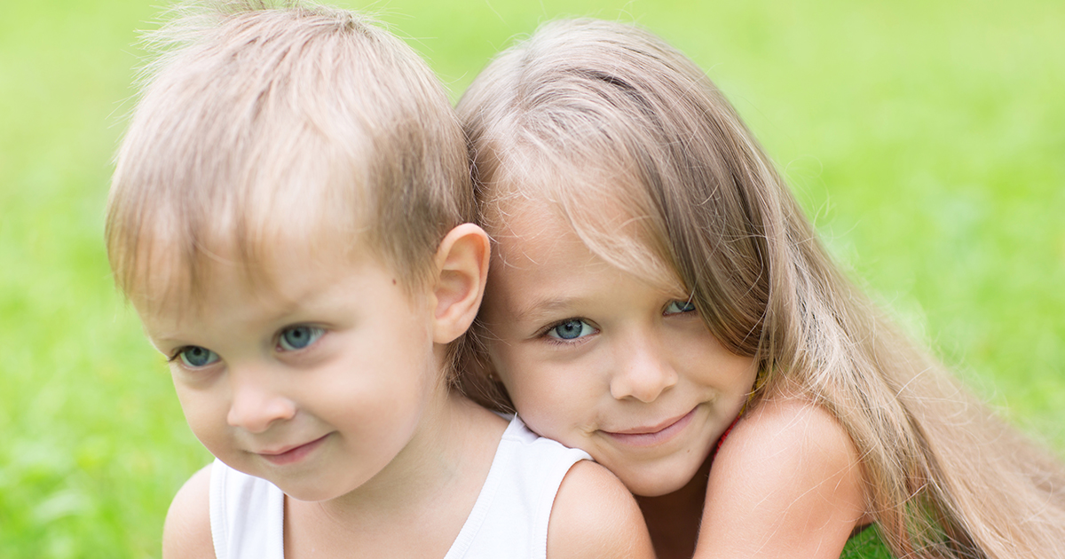 Алиночке вновь пришлось привыкать к серым стенам детского дома…