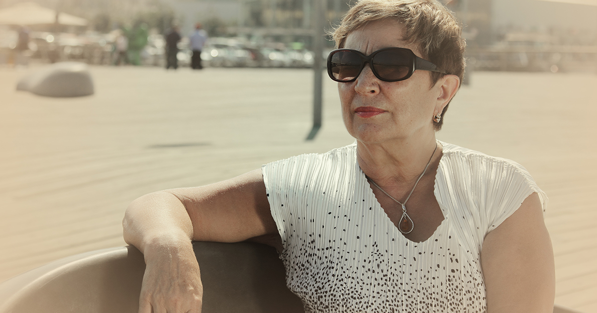 — Никогда вам не прощу, что вы меня замуж не отпустили!