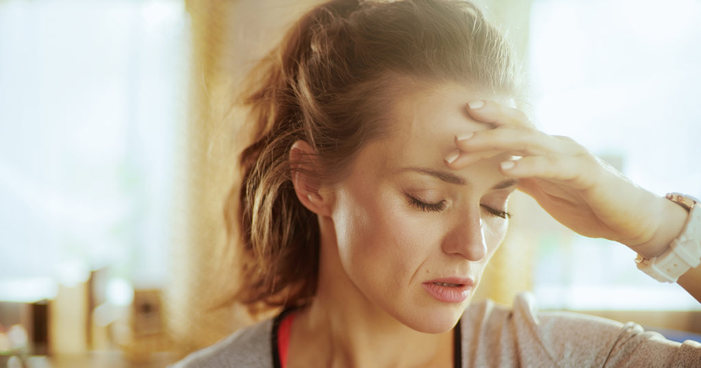 — Ой, у тебя так бедненько и тесно! — возмутились гости