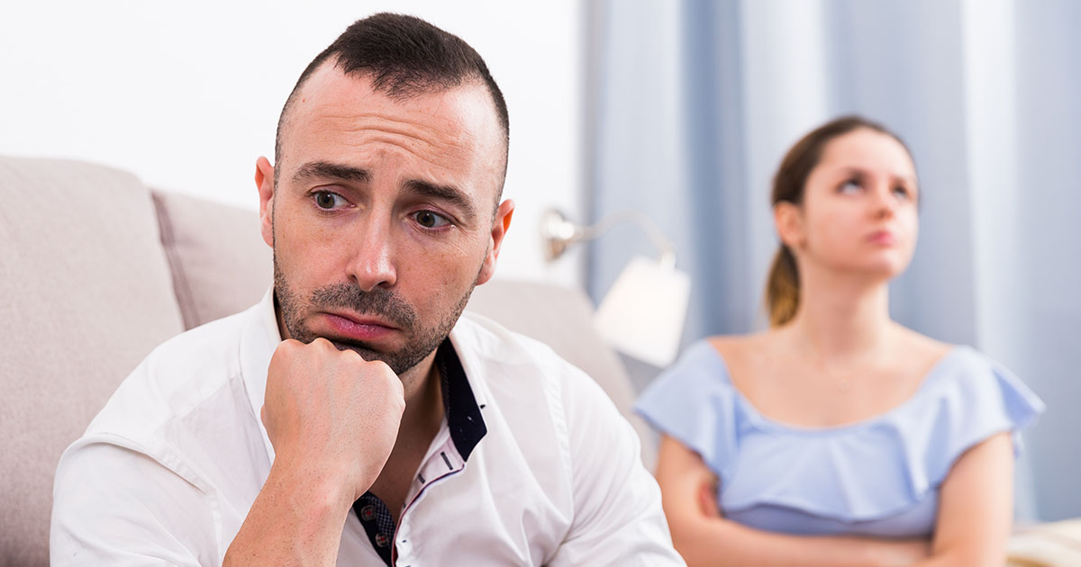 — Надо было рожать, а не меня слушать! — возмутился муж