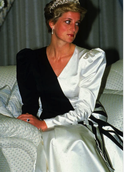 Oszałamiające zdjęcia z udziałem samej księżnej Diany! Istnieją doniesienia, że była fotografowana na ulicach częściej niż ktokolwiek inny!
