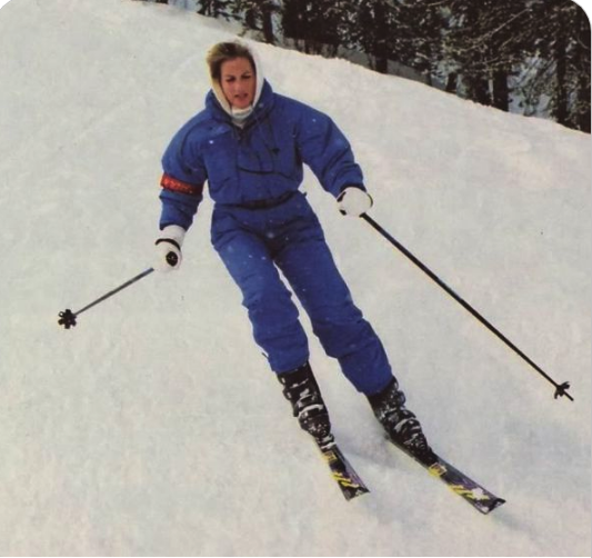 Oszałamiające zdjęcia z udziałem samej księżnej Diany! Istnieją doniesienia, że była fotografowana na ulicach częściej niż ktokolwiek inny!