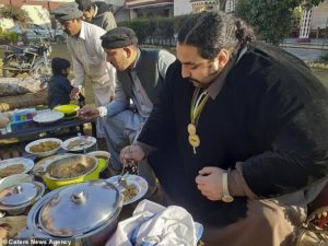 Ważący 440 kg „Pakistański Hulk” szuka wyjątkowej żony.