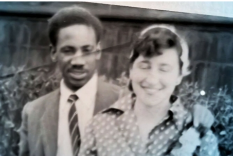 70 lat temu została wyrzucona z domu za miłość do czarnoskórego mężczyzny. Ale ich historia miłosna wciąż żyje