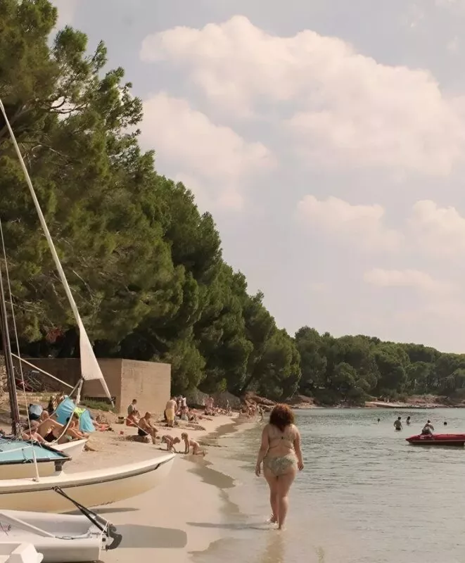 Mam bujne kształty i wcale się tego nie wstydzę, wręcz przeciwnie, uważam to za zaletę! Ostatnio założyłam otwarty kostium kąpielowy i reakcje ludzi mnie zadziwiły