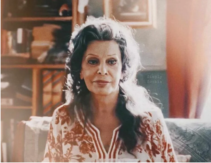 Lauren pozostaje niesamowicie kobieca w wieku 89 lat! Domowe zdjęcia gwiazdy wykonane przez jej syna