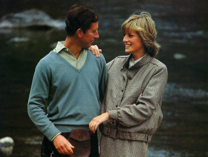 Oszałamiające zdjęcia z udziałem samej księżnej Diany! Istnieją doniesienia, że była fotografowana na ulicach częściej niż ktokolwiek inny!