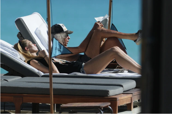 Multimilioner poślubił 25-letnią rosyjską modelkę w wieku 83 lat.