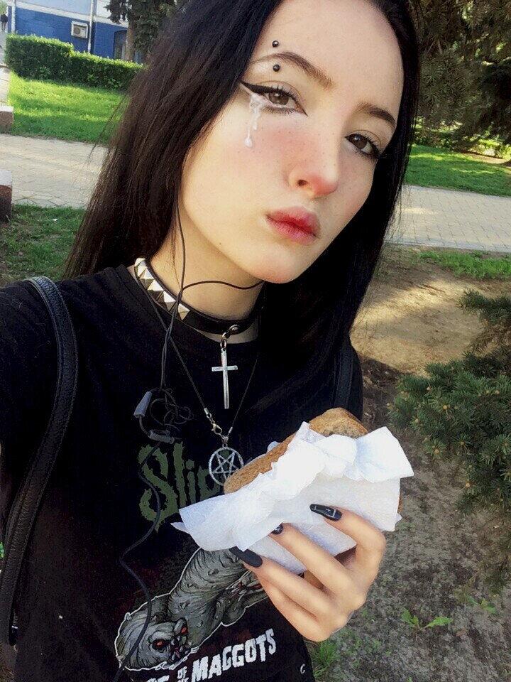 Dziewczyny, które zadały sobie wiele trudu, by uzyskać „piękno”, zdołały je całkowicie roztrwonić.