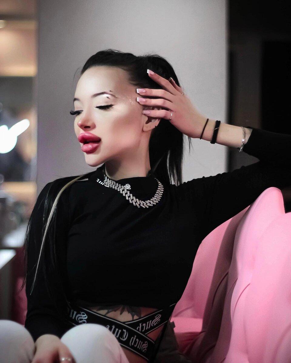 Dziewczyny, które zadały sobie wiele trudu, by uzyskać „piękno”, zdołały je całkowicie roztrwonić.