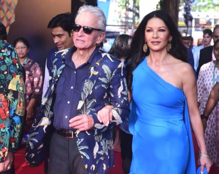 „Co za prezent dla mojego męża": 55-letnia Catherine Zeta-Jones wystąpiła w tym, co miała na sobie.