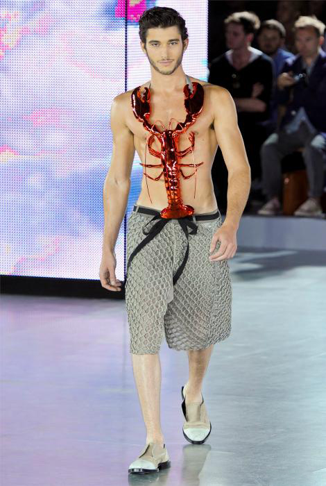 Bezwzględne stroje męskie od znanych projektantów.