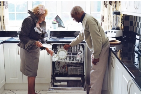 70 lat temu została wyrzucona z domu za miłość do czarnoskórego mężczyzny. Ale ich historia miłosna wciąż żyje