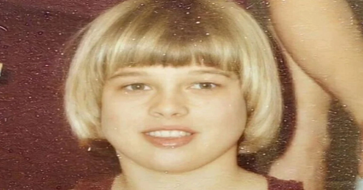 Spróbuj odgadnąć światową gwiazdę na podstawie zdjęcia dziecka: nie uwierzysz, kim jest chłopiec z długimi włosami