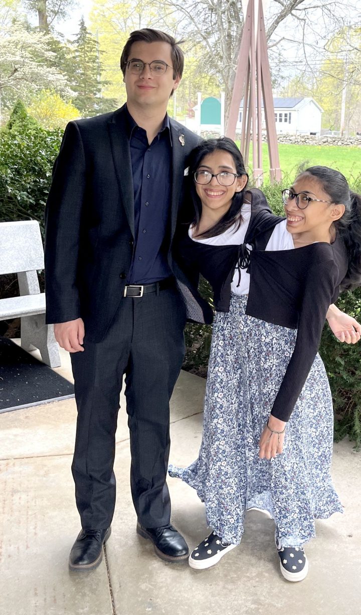 „Myślę, że jesteśmy dwiema różnymi osobami!” - te bliźniaczki syjamskie mają po dwadzieścia trzy lata. Lupita i Carmen były nieustannie pytane o to, jak budują relacje i dzielą się mężczyznami