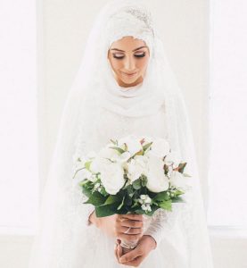 Kobieta w islamie: 25 wspaniałych zdjęć muzułmańskich panien młodych w hidżabach ślubnych odzwierciedlających piękno i tradycję!