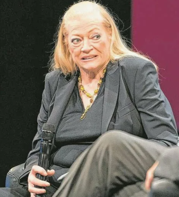 Jak piękna kobieta zmieniła się w gargulca? Wygląda na to, że ona nawet nie jest gargulcem!