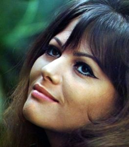 Marzyli o niej Mastroiani, Delon i Belmondo. 86-letnia legenda dokonała uderzającej zmiany w swoim wyglądzie