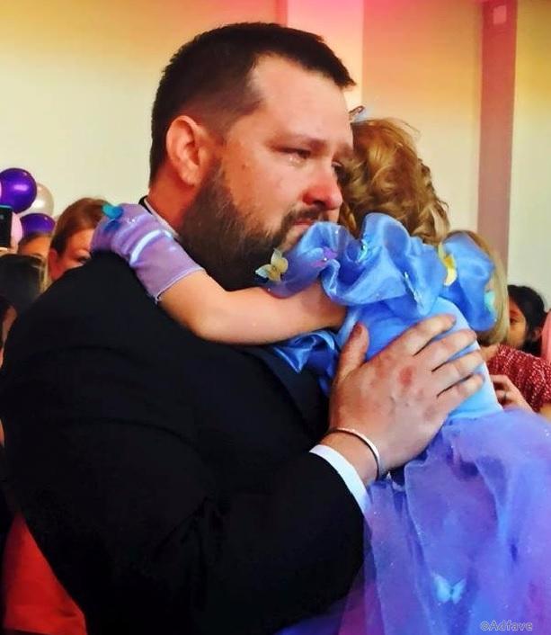 Wiedząc, że były to ostatnie urodziny ich córki, rodzice zorganizowali dla niej wielkie przyjęcie!