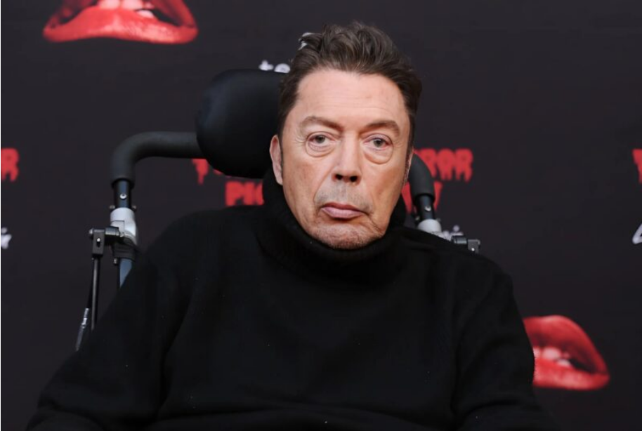 Fani nie mogą uwierzyć, że ten człowiek był kiedyś ich ulubionym aktorem 😢 Jego stan zdrowia dramatycznie się pogorszył po udarze 😲 Teraz 78-letni gwiazdor jest trudny do rozpoznania 😢 Ale kim on jest?