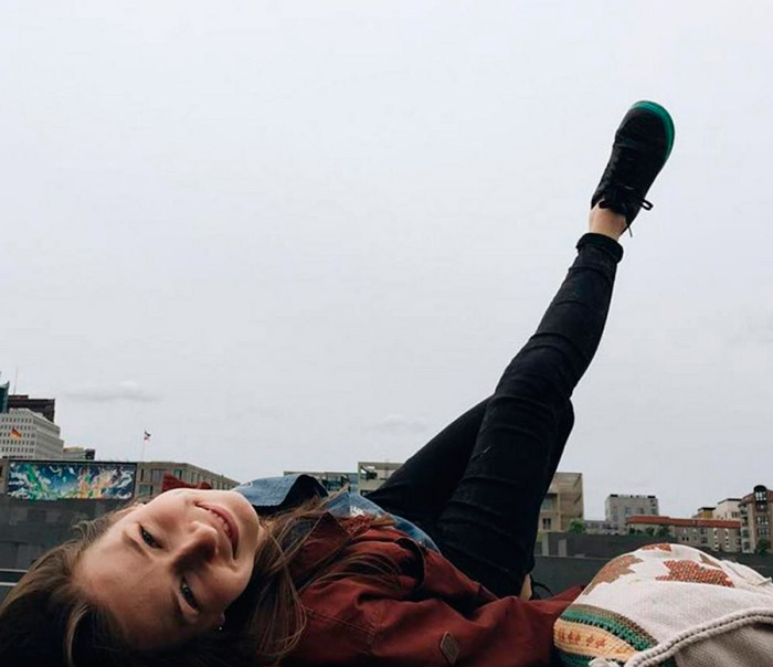 Na pierwszy rzut oka to zwykłe zdjęcie. Ale wystarczy przyjrzeć się bliżej tłu... Odmrożenie😲