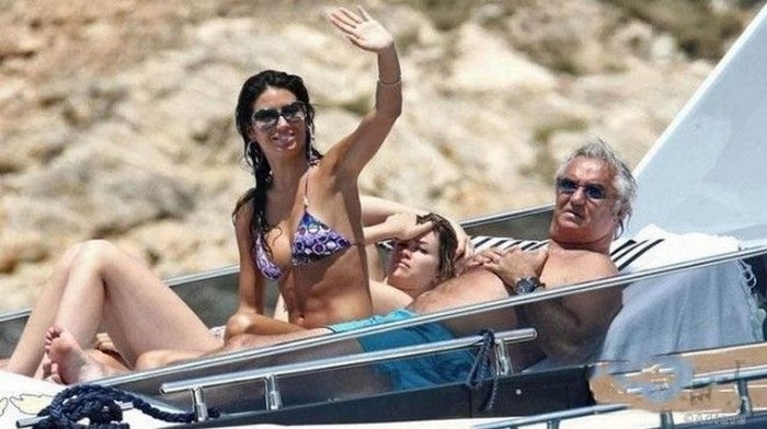 Posiadaczki, które są gotowe zrobić wszystko dla pieniędzy: Jak żyją dziewczyny, które desperacko gonią za torebkami. Niektóre mają czelność przekraczać granice....