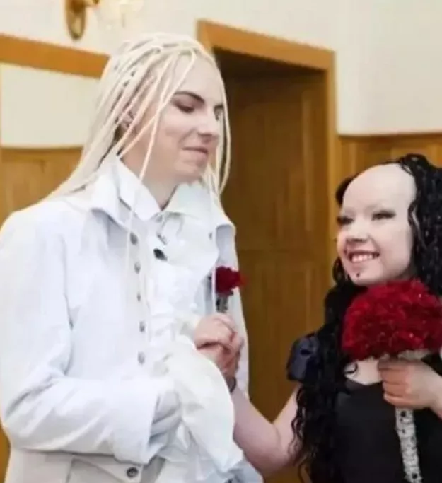 10 lat temu w Internecie wybuchł skandal wokół młodej pary, gdy ich sesja zdjęciowa lub wideo stały się wirusowe.